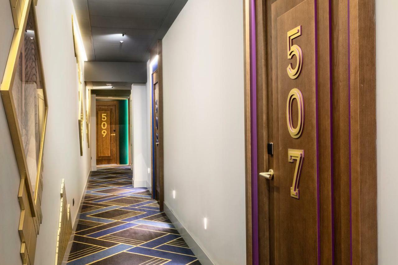 One Shot Fortuny 07 4* Madrid