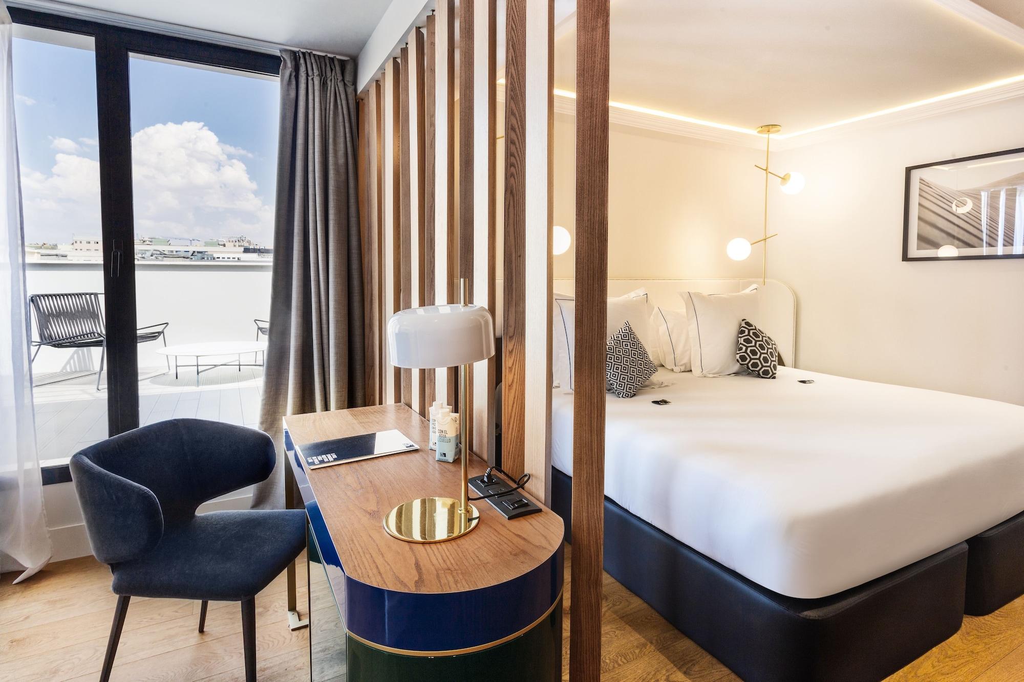 One Shot Fortuny 07 Hotel 4*