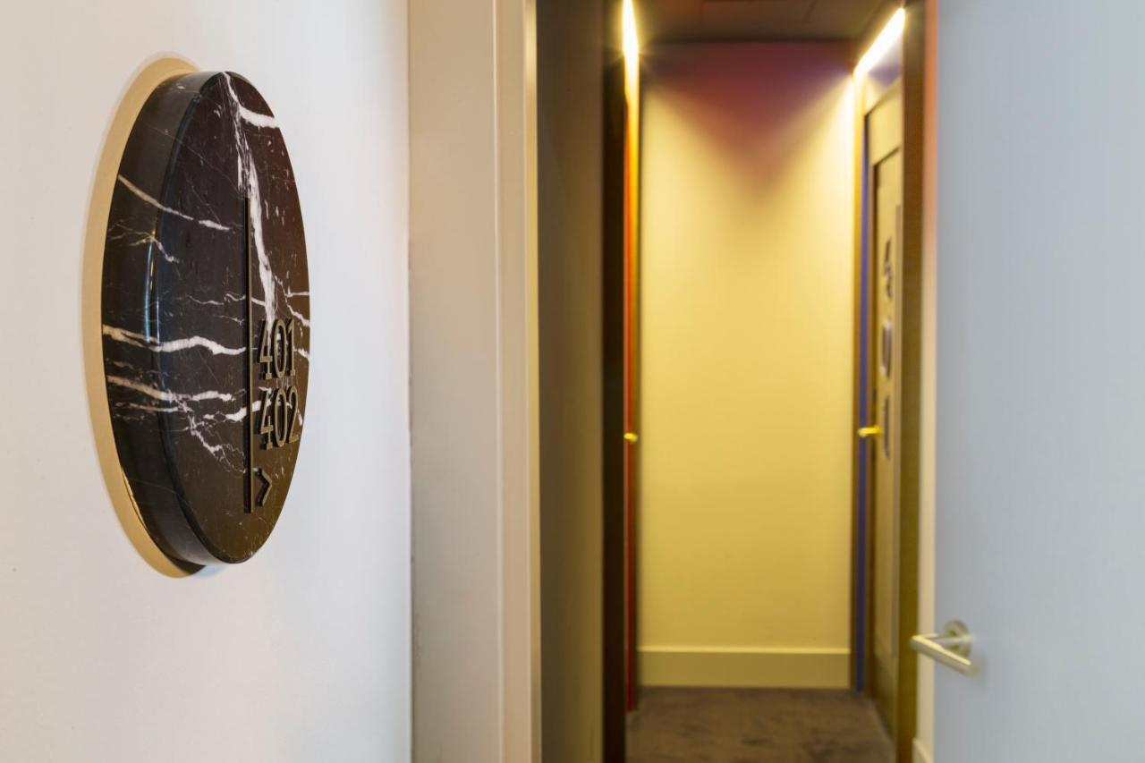 One Shot Fortuny 07 Hotel